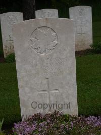 Etaples Military Cemetery - Lemon, A B
